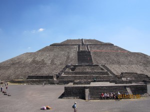 テオティワカン　太陽のピラミッド